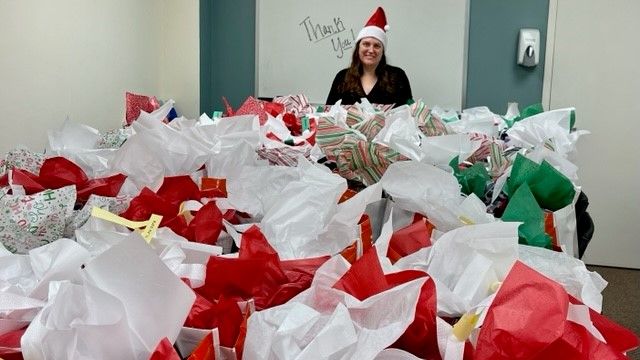 Help us fill resident gift bags! Purchase items from our wish list this weekend, and help make the holidays a little brighter for shelter residents. Click below for more information.  - mailchi.mp/crossroadshous…