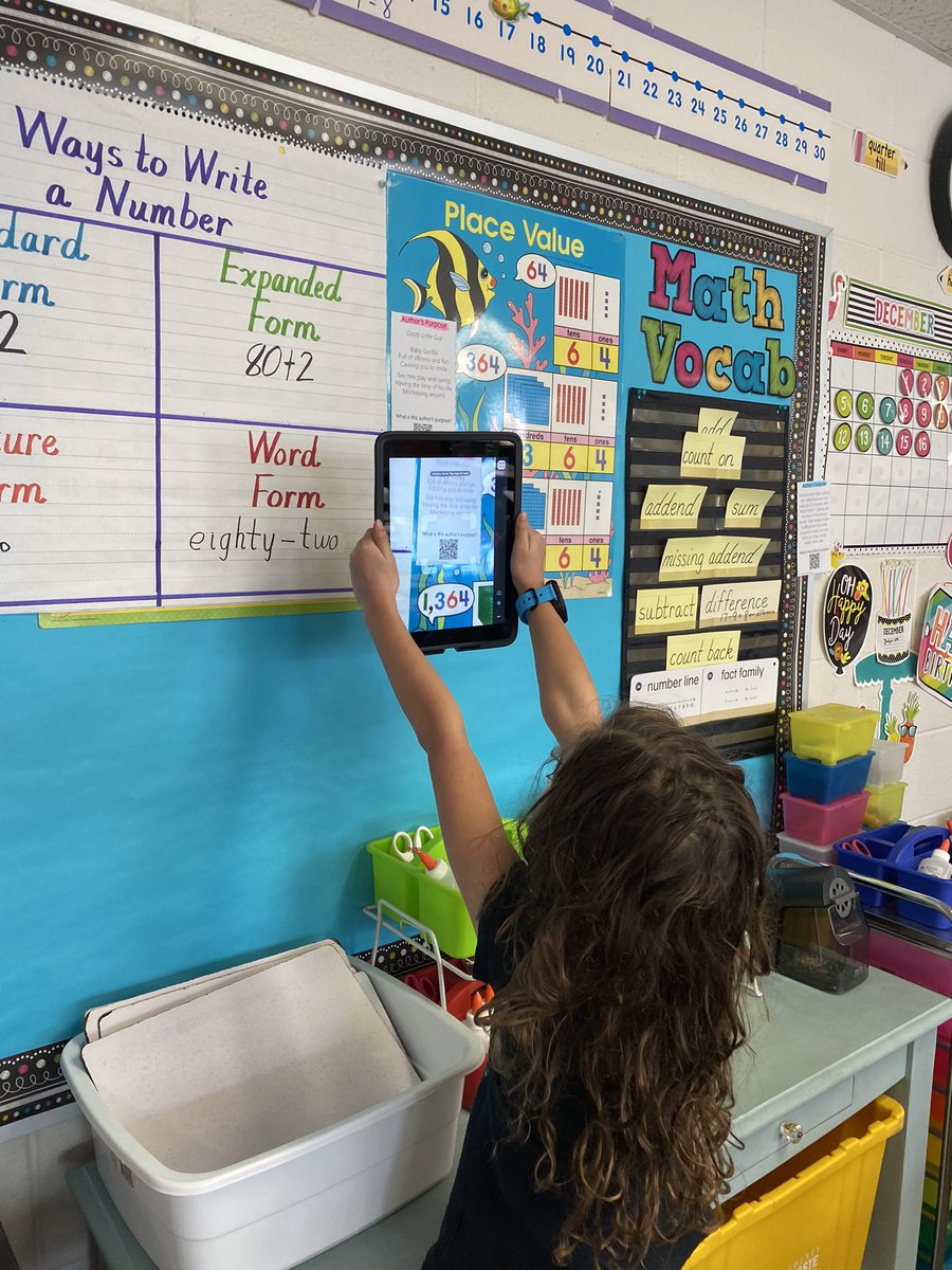 GantzValeri's tweet photo. Reading texts to determine the author’s purpose. Then checking our answers.  #myjblions https://t.co/pouTloKqy1