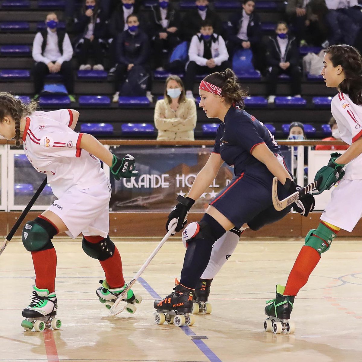 RHEuro2021's tweet photo. Match Result 

BBR 3 x 1 AP Aveiro

📷 António Lopes / WSE-RH

#oku17f #rinkhockey #hóqueiempatins #hockeysobrepatines #hockeypista https://t.co/sizzVxT08F