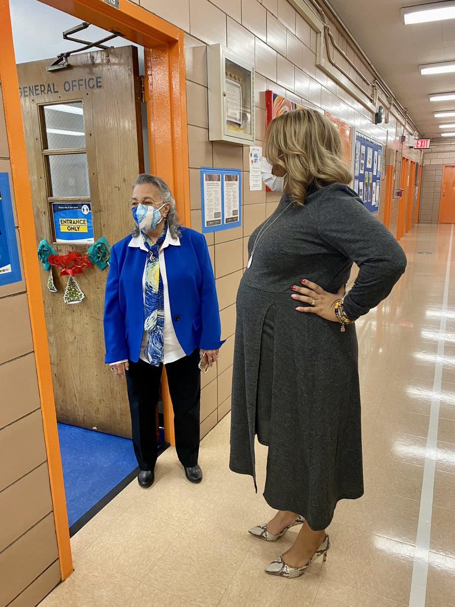 Always a great visit at PS 157 Grove Hill #inTheBronx, where you can feel the positive energy as soon as you walk into the building. The school community is doing a great job in creating supportive and inclusive learning environments for all students. Bravo, Principal Duran! 👏🏿