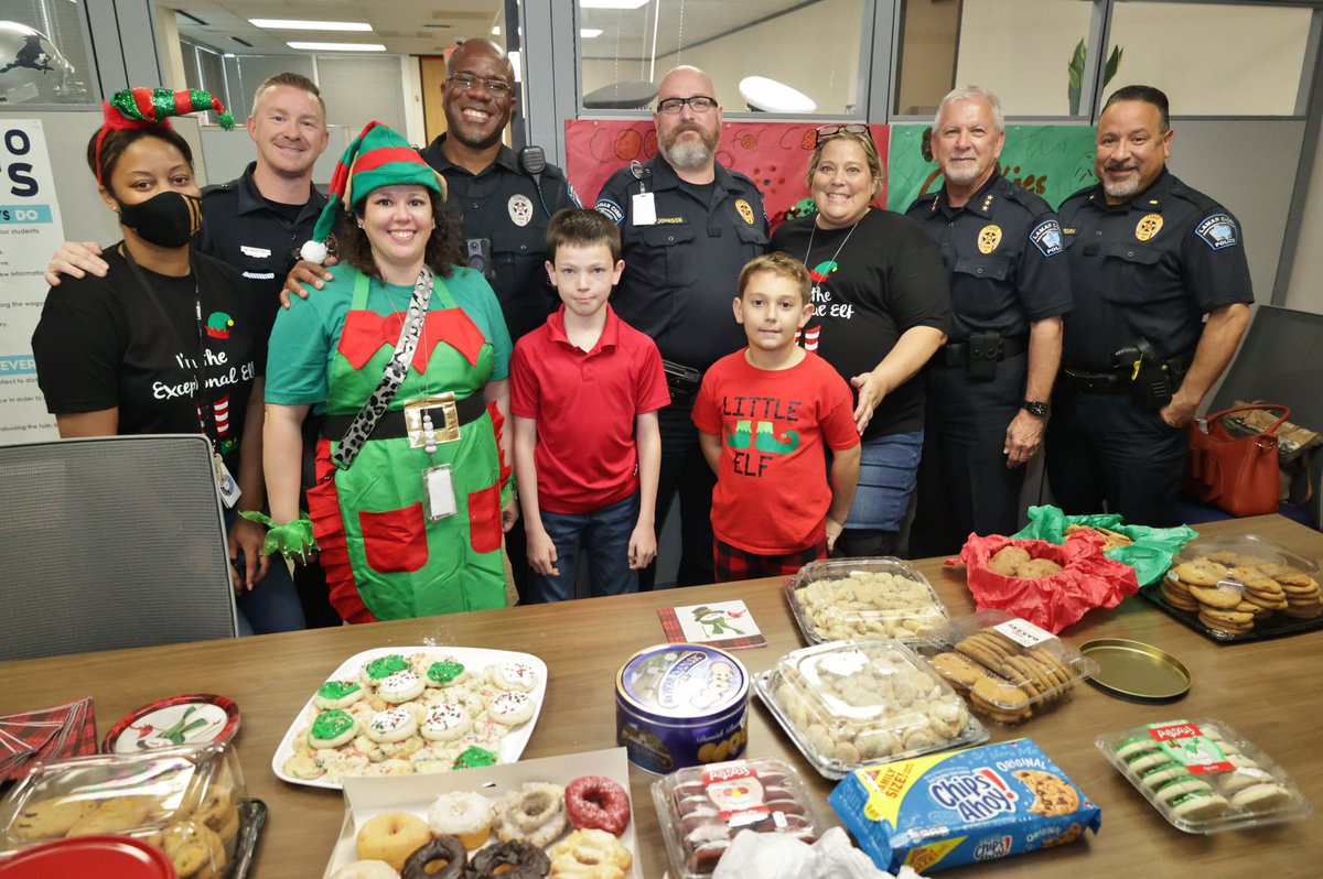 Nicki Frankie is a teacher at Hutchison Elementary. This week she honored her late brother,  Sgt. Richard Frankie (FBISD PD) with “Cookies4Cops.” Our Lamar CISD SRO’s loved the treats. Thanks Nicki!
