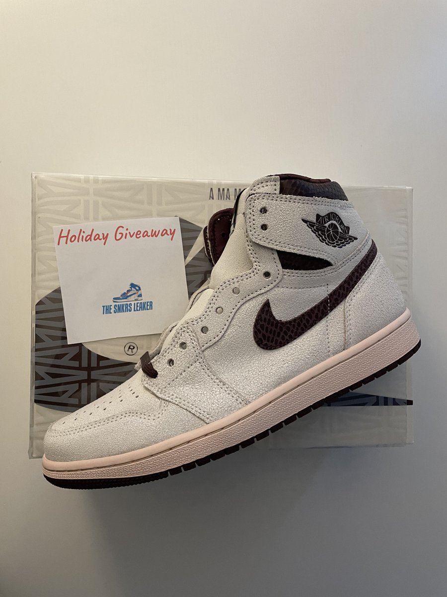 thesnkrsleaker's tweet image. I’m giving away one free pair of A Ma Maniere Jordan 1 to one lucky winner 🍀 

Steps: 
1. Like this tweet and retweet 
2. Tag 3 Friends 
3. Follow my Instagram: instagram.com/thesnkrsleaker…

Winner announced next Friday, 12/24. 

Happy holidays! ❄️