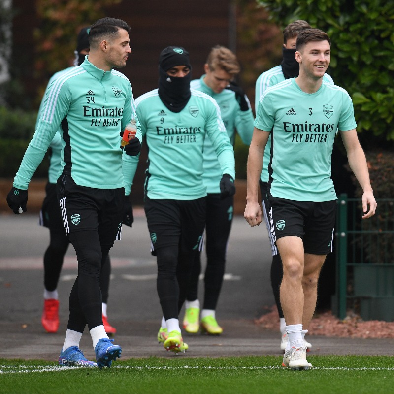 Arsenal's tweet photo. MATCHDAY 🙌

🆚 Leeds United
🏟 Elland Road
🕠 5.30pm (GMT)

Follow all the action 👉 #LEEARS https://t.co/TEJ6lIclQE