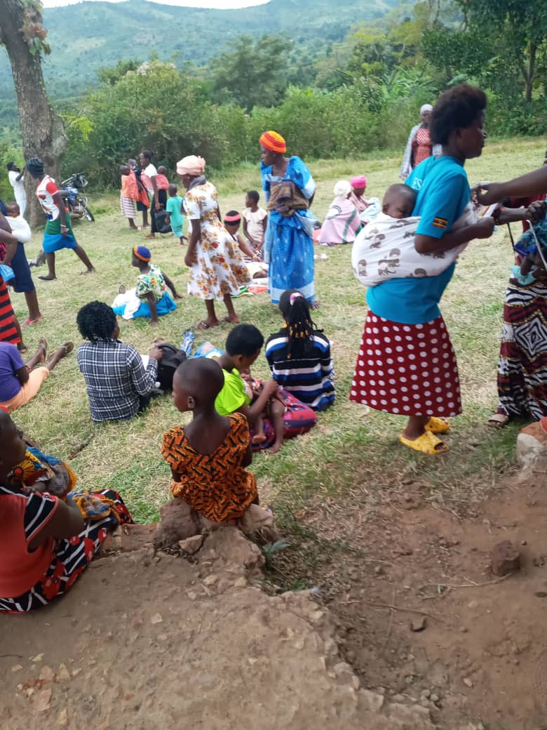 Gathering before the procession of awareness and treatment started in the village
