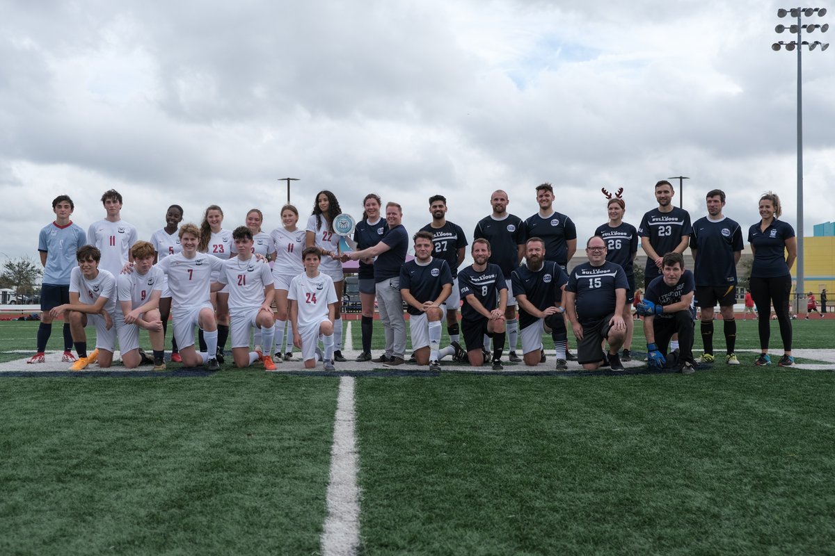 BISHouston's tweet image. Drum role please! Great sportsmanship & lots of #Bulldog #pride #unity & #respect at our Garry Wright Annual Memorial Sports Event. Congratulations to our winning #worldclass students taking home the Volley Ball trophy🏆 & #worldclass teachers taking home the soccer trophy🏆