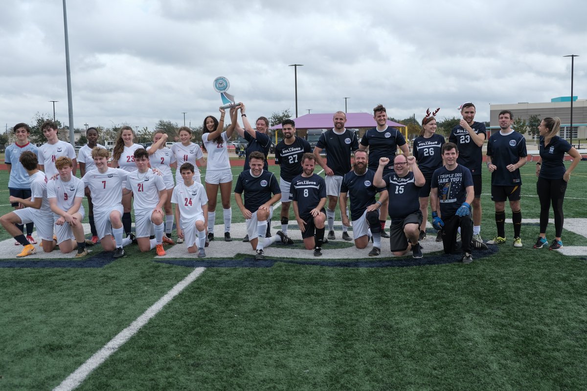 BISHouston's tweet image. Drum role please! Great sportsmanship & lots of #Bulldog #pride #unity & #respect at our Garry Wright Annual Memorial Sports Event. Congratulations to our winning #worldclass students taking home the Volley Ball trophy🏆 & #worldclass teachers taking home the soccer trophy🏆