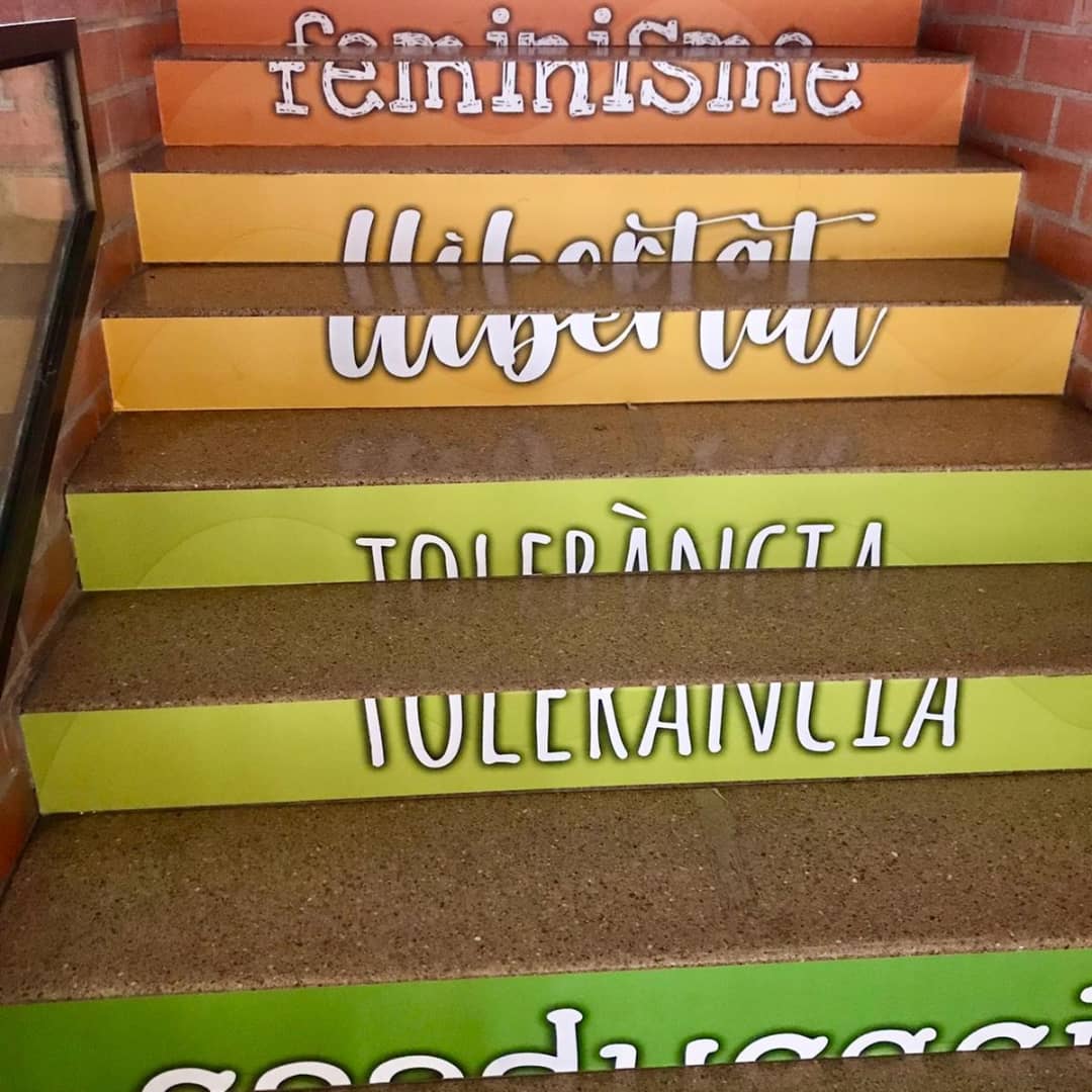 InsMMP's tweet photo. A partir d'avui ja podem pujar per les escales més igualitàries del centre dissenyades per la Comissió de Diversitat, Igualtat i Gènere de l'institut. Transformem el món! #DIG #programaCoeducat @xtec @CRPCornella https://t.co/xO53U6Go6j