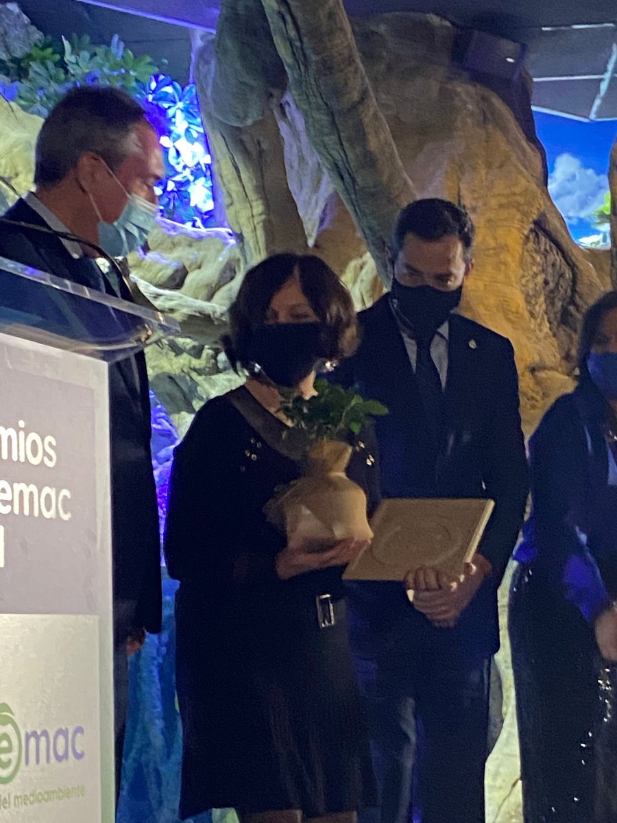 mluzdiazg's tweet photo. Gracias a @AnsemacAND por el premio a @huertoalegre a la innovación en educación ambiental, una gran motivación para continuar trabajando con pasión y profesionalidad, gracias a la gran familia que hace posible este proyecto vivo. https://t.co/tp4AbEfH5L