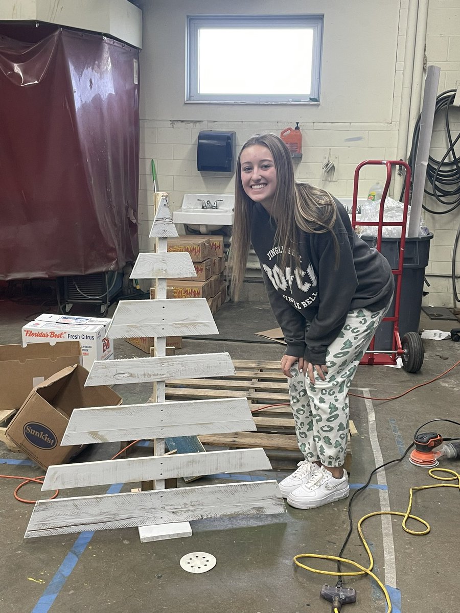 More pallet tree creations
