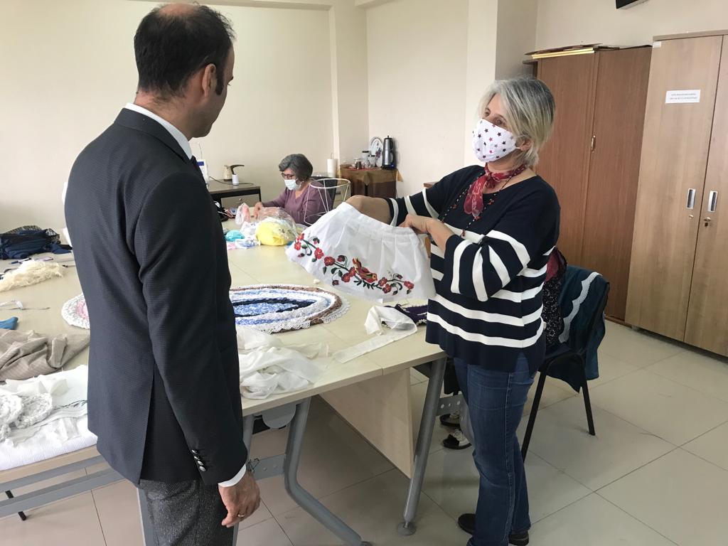 Denizli İl Milli Eğitim  Müdürlüğü Hayat Boyu Öğrenmeden Sorumlu Şube Müdürümüz Sayın Yavuz ÇAĞLAR kurumumuzu ziyaret ederek kurslarımızda incelemelerde bulundu.Kendisine nazik ziyareti ve hoş sohbeti için teşekkür ederiz. 
@yavuzcaglar3 
<a href="/ekicis20/">Süleyman EKİCİ</a> 
<a href="/sdulger43/">Sabahattin DÜLGER</a> 
<a href="/mebhbogm/">MEB Hayat Boyu Öğrenme Genel Müdürlüğü</a>