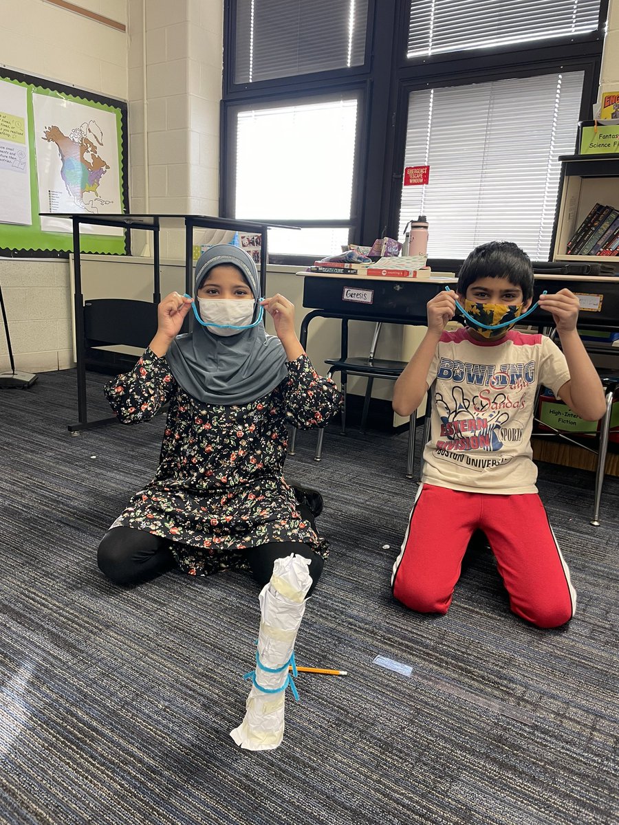 SStarkopf's tweet photo. 5th graders had a blast competing in a snowman building STEM challenge! Congrats to our 1st, 2nd and 3rd place winners!!! @sussman_howard @EllianEydis @MarkTwainD63 #63Success #cougarcountry https://t.co/90bvz8yWH5