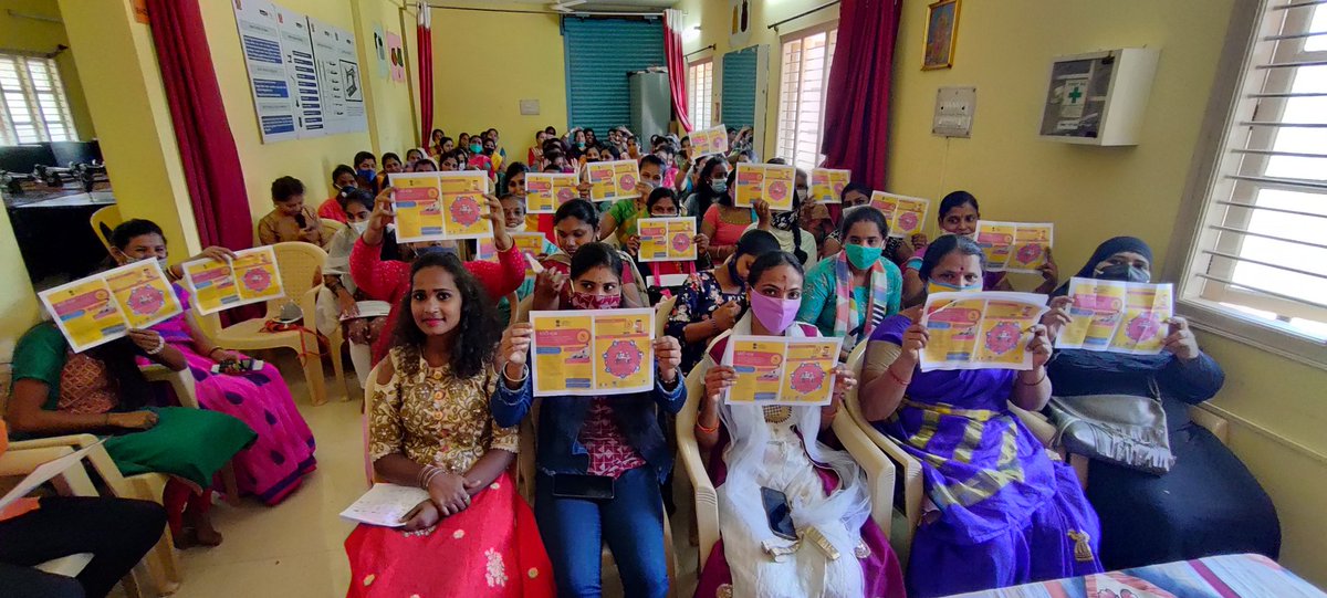 multimediachand's tweet photo. ಆದಿತ್ಯ ಬಿರ್ಲಾ ಹಾಗೂ ಲೇಬರ್ ನೆಟ್ ಸಂಸ್ಥೆಗಳು ನಡೆಸುವ ಉಚಿತ ಕೌಶಲ್ಯ ತರಬೇತಿ ಕೇಂದ್ರದಲ್ಲಿ ಇಂದು ನಡೆದ ಪ್ರಮಾಣ ಪತ್ರ ವಿತರಣಾ ಸಮಾರಂಭದಲ್ಲಿ ಅಥಿತಿಯಾಗಿ ಭಾಗವಹಿಸಿ ಕೇಂದ್ರ ಹಾಗೂ ರಾಜ್ಯ ಸರ್ಕಾರದ ಸೇವೆಗಳು ಹಾಗೂ  ಕೇಂದ್ರ ಸರ್ಕಾರದ ಉಚಿತ ಕಾನೂನು ನೆರವು, ಮಹಿಳೆಯರಿಗಾಗಿ ಸರ್ಕಾರದ ವಿವಿದ ಯೋಜನೆಗಳ ಕುರಿತು ನೀಡಿದ ಮಾಹಿತಿ ಕಾರ್ಯಾಗಾರ.. https://t.co/7yBXo9rn47