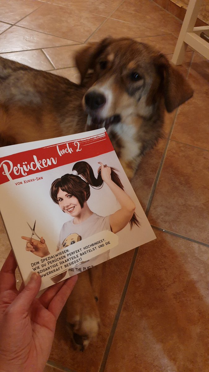 scarletstarla's tweet photo. Neue Buchlieferung kam heute endlich an! Nachschub für 2022... von Honey schon getestet und für lecker befunden 😆 #wigs101 
Meine Perücken-Bücher bekommt ihr übrigens alle bei @myCostumes :
https://t.co/MzWWlWh1OR https://t.co/cIz0Nma7gi