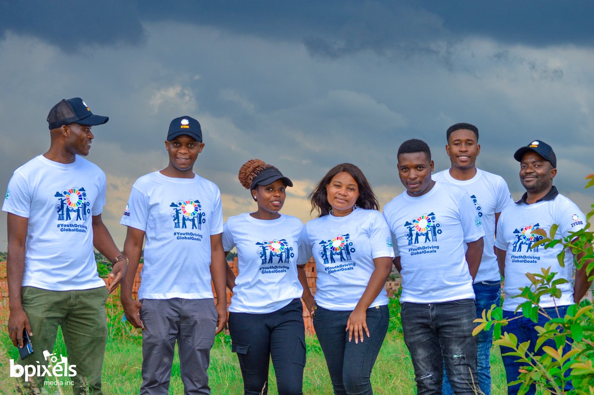 If you tell me that you have done it all, I will ask you to show me your work.It feels good to work with the  high school children &amp; I implore them to plant trees during this rain season nekuti #MitiMasango
#HappyHoliday
Thank you <a href="/ZimYouthSDGs/">DecadeOfAction#SDGs</a> &amp; <a href="/mitimasango/">The Indigenous Trees Initiative</a>