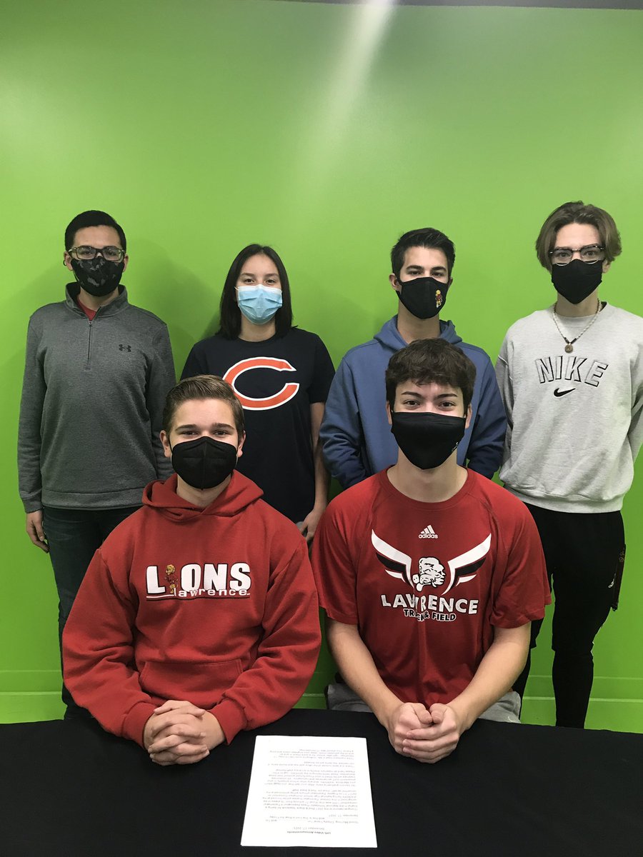 lhsroom308's tweet photo. Thank you to the incredible broadcast crew of The Lion’s Roar! Showing up early, staying late, meeting deadlines… this crew does it all. They rock! #ChestyPride https://t.co/zZXMb34ZZu