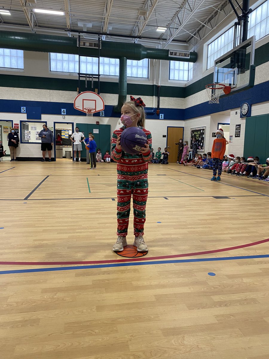 Mrs. Hubbard (Ms. Petro) tweet media