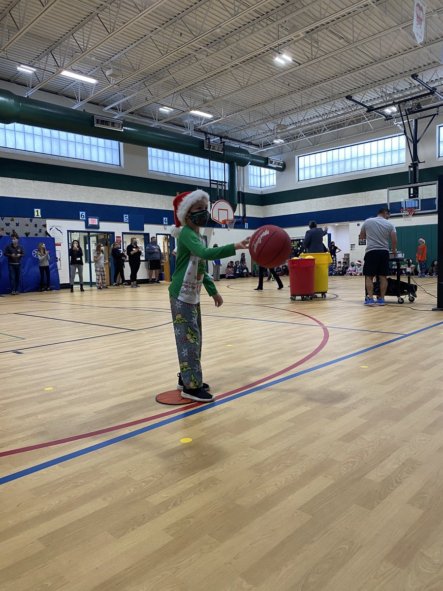 Mrs. Hubbard (Ms. Petro) tweet media