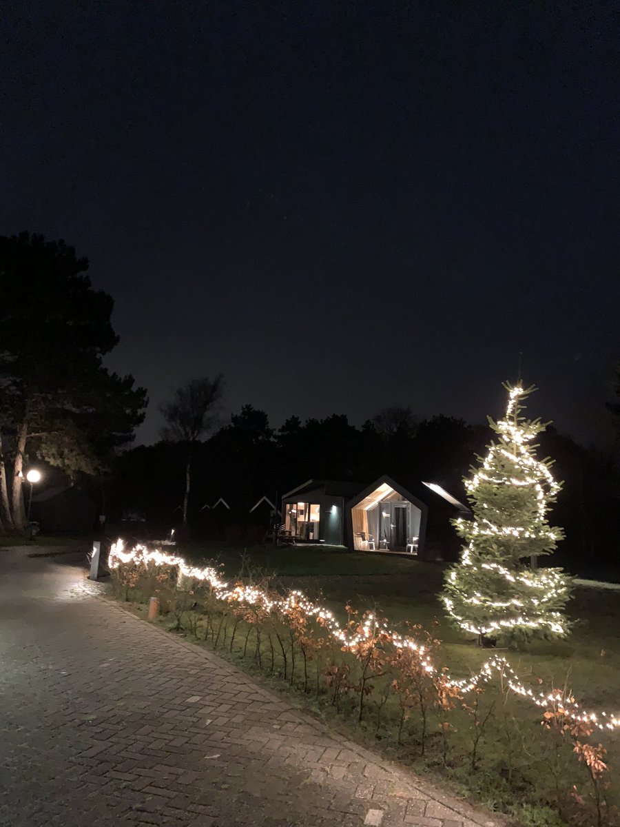 DeNollen's tweet photo. Wintercamping in kerstsfeer #wintervacations #wintercamping #winterkamperen #vakantieaanzee #lastminute #vakantiehuishuren #callantsoog https://t.co/sI7QitUcVT