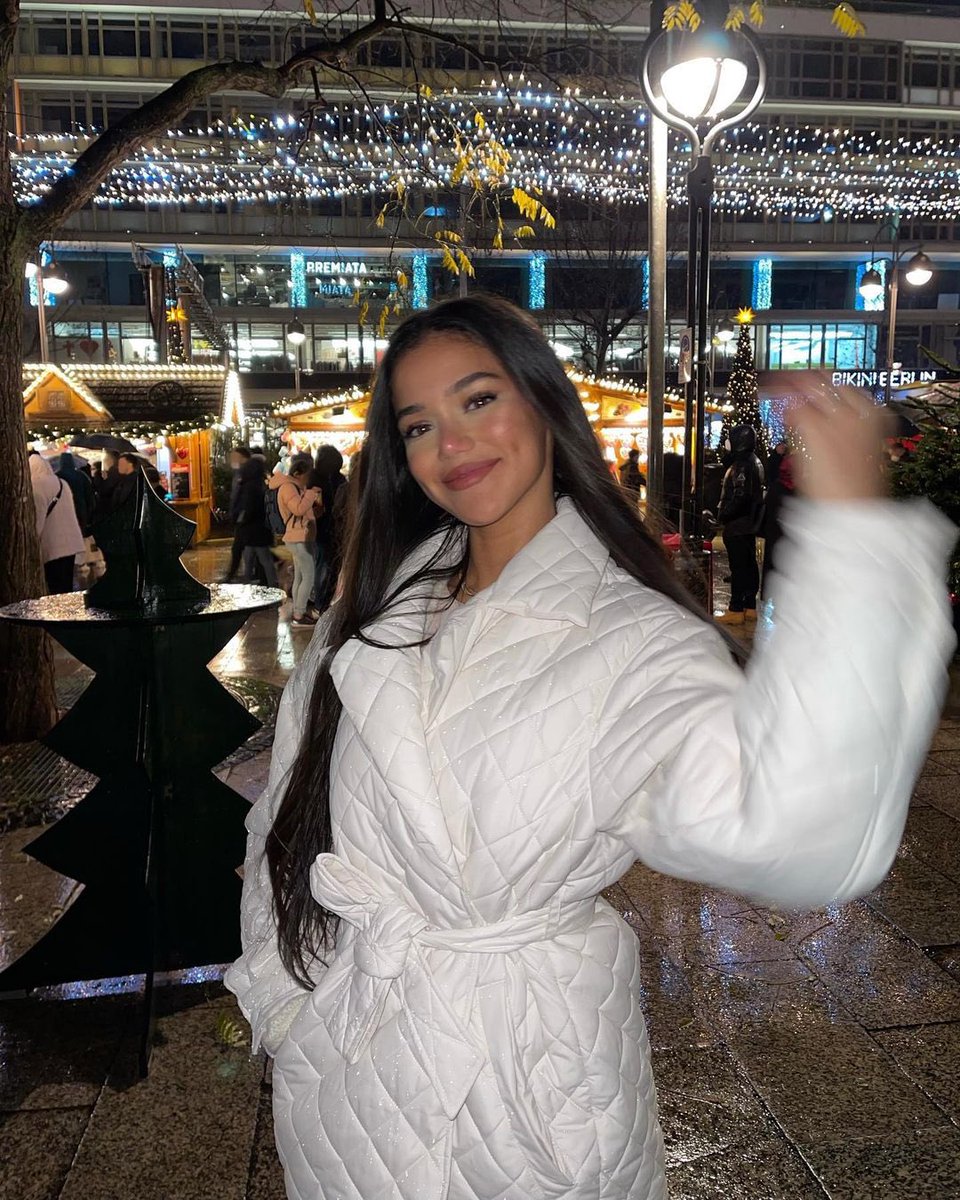 Sooo we took a walk 🎅🏼