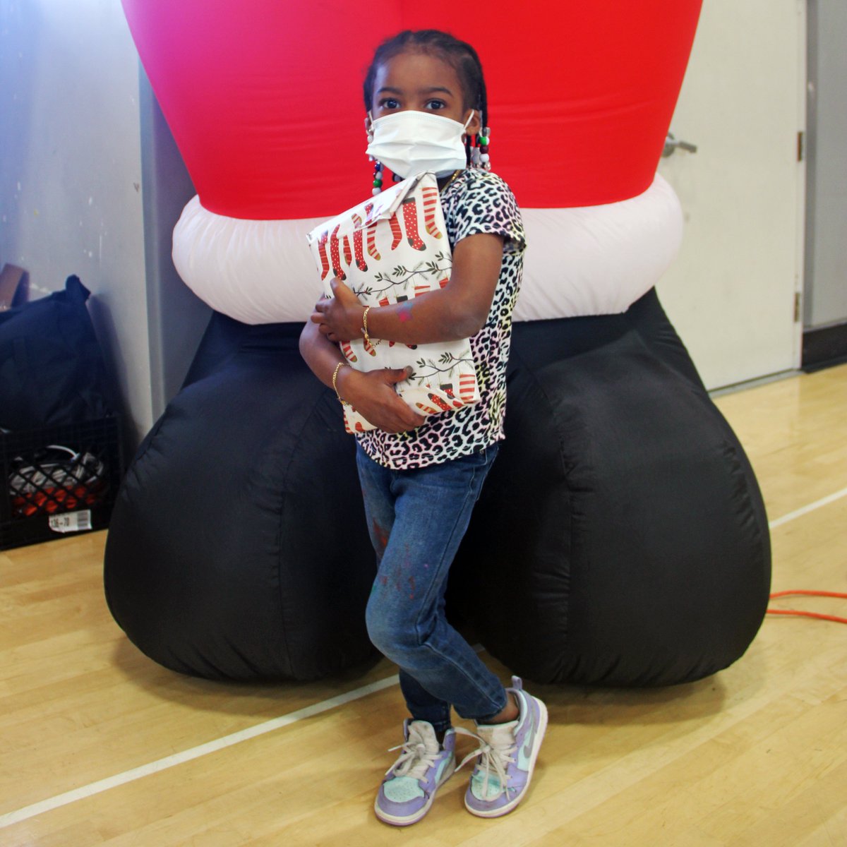 BGCSF's tweet photo. Weβd like to thank all of the companies that donated presents for our members this holiday season! Your generosity has shown our youth the joy of giving and what this holiday season is all about. #FunFriday #BGCSF https://t.co/sqJsceFj7r