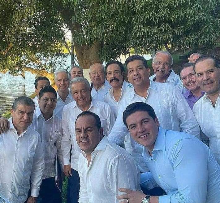 monerohernandez's tweet photo. Pasaron de «La Alianza Federalista» al «Club de Fans de AMLO». https://t.co/5qgnfy7tde