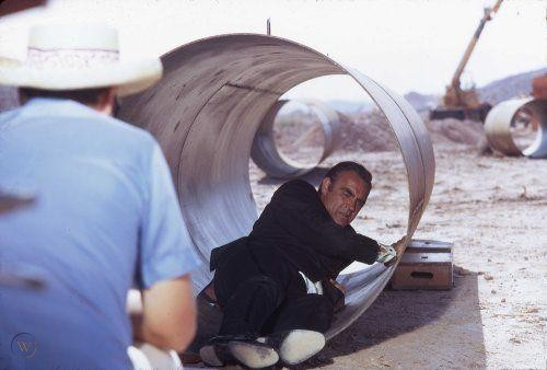 jamesbondlive's tweet photo. Diamonds Are Forever took its rat out for a walk in New York City at the DeMille theater exactly 50 years ago today in 1971. However, it would not celebrate its official premiere until December 30th in London. #stopgettingbondwrong https://t.co/S8uBuk8ZgS