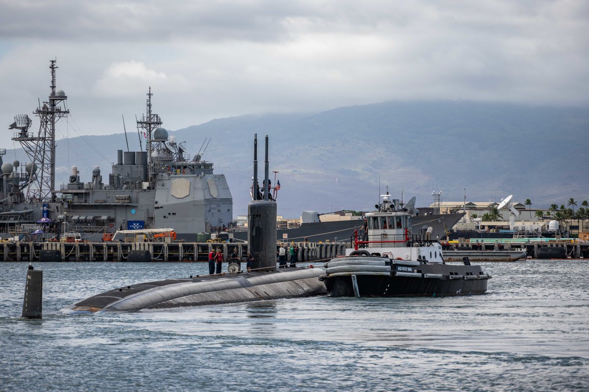 #USSJeffersonCity arrived at Naval Base Guam Thursday to complete a homeport shift from Pearl Harbor: go.usa.gov/xeMhF #SSN759 #PacificSubs