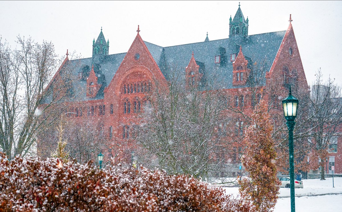 UVMBizSchool's tweet image. Congratulations on finishing this semester strong, #UVM Catamounts! Best wishes for a restful, safe and healthy winter break.

📸 Sally McCay
#UVM #UniversityofVermont #UVMBiz