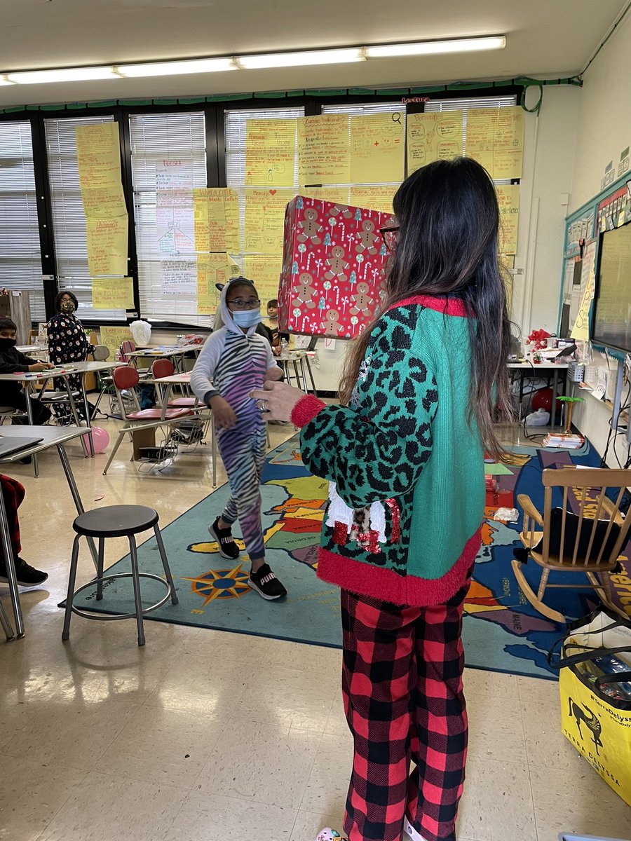Pugh_WRS's tweet photo. Thank you @OFFICIALASTA, our After School Program, for donating 30+ gifts to our @PughRamsHISD students! 🎁We’re thankful for your partnership and the gifts! The After School Coordinator, Mr. Maloney, and I enjoyed spreading the holiday cheer to the students earlier today! 🎉 https://t.co/li2m5o2EQa