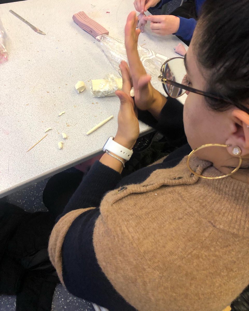 mrsshahmaths's tweet image. Gave #artclub a go yesterday. It was lovely seeing @acc_academy #students in their element. 🤩 Thanks for teaching this #novice how to use #modellingclay. The last 2 photos are of a students work vs. my work. I think we can tell who the #Maths #teacher is 😂
