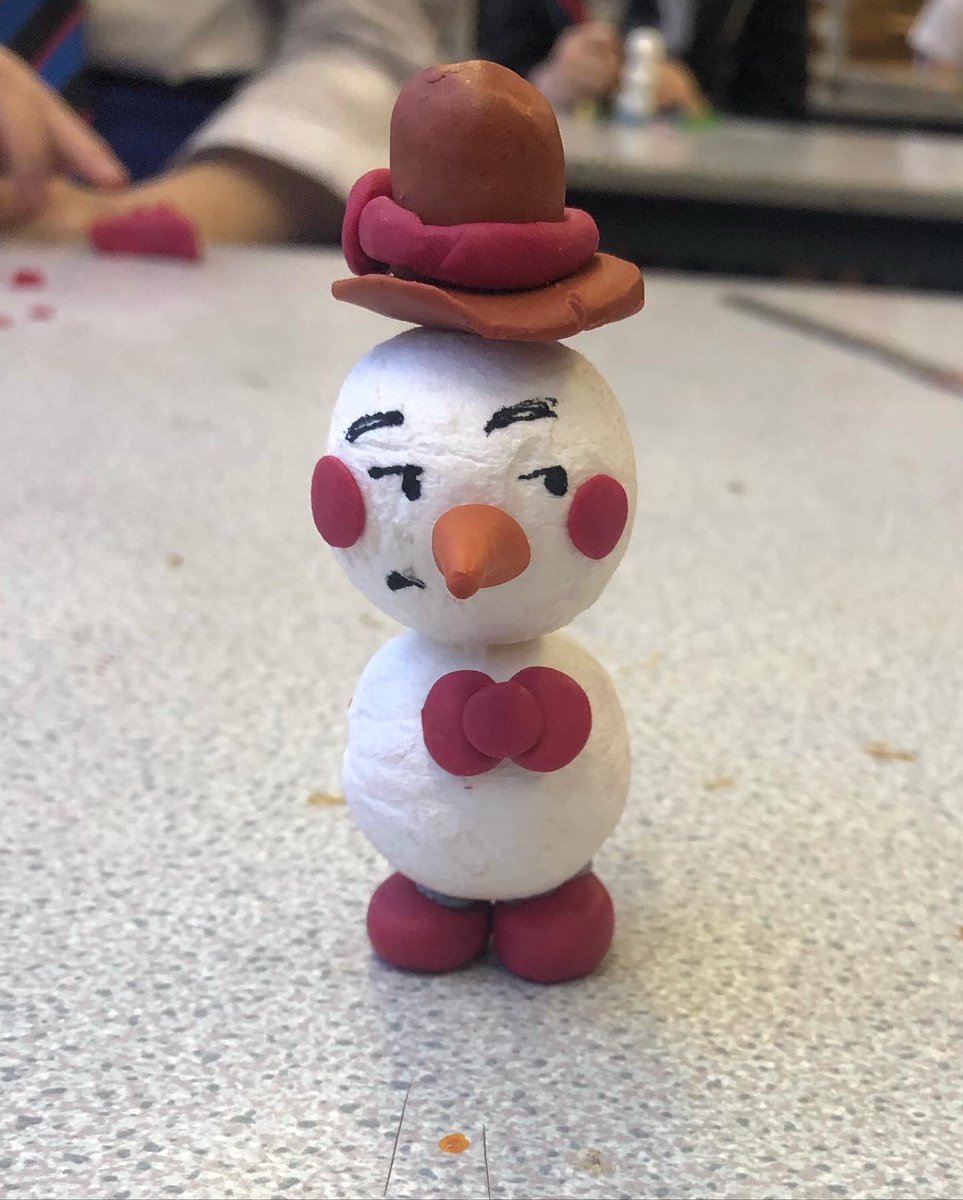 mrsshahmaths's tweet image. Gave #artclub a go yesterday. It was lovely seeing @acc_academy #students in their element. 🤩 Thanks for teaching this #novice how to use #modellingclay. The last 2 photos are of a students work vs. my work. I think we can tell who the #Maths #teacher is 😂