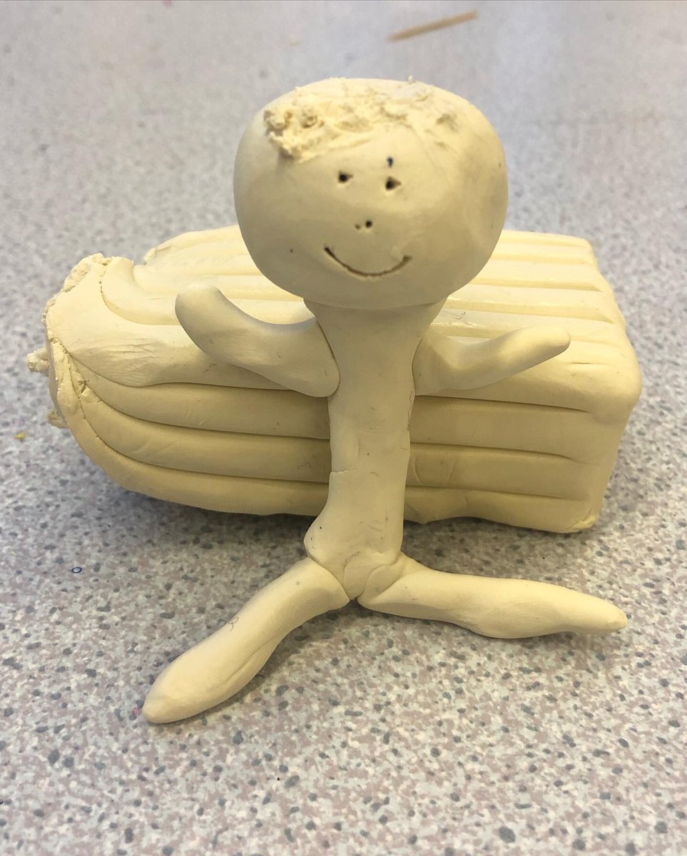 mrsshahmaths's tweet image. Gave #artclub a go yesterday. It was lovely seeing @acc_academy #students in their element. 🤩 Thanks for teaching this #novice how to use #modellingclay. The last 2 photos are of a students work vs. my work. I think we can tell who the #Maths #teacher is 😂