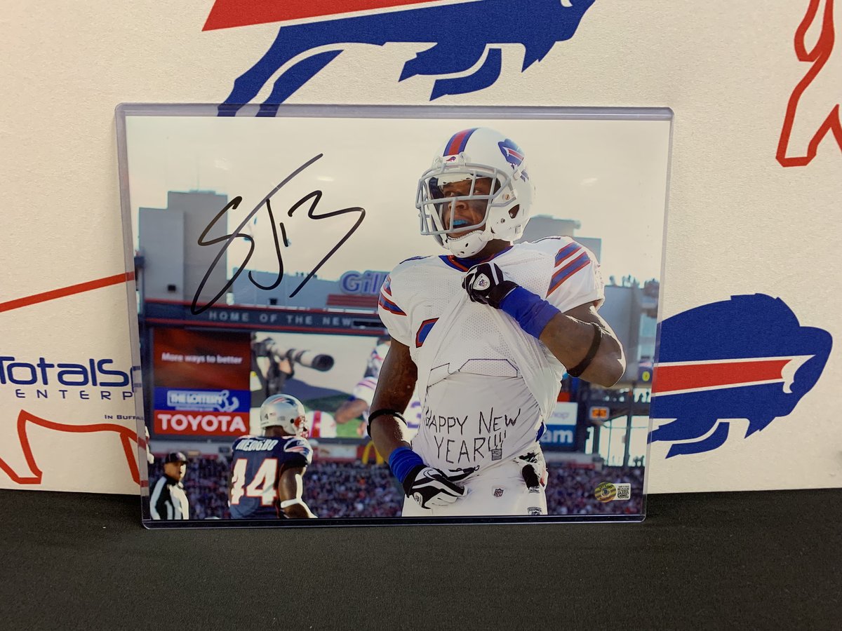#TSE21DaysOfGiveaways

Day #19

We're going to give a Stevie Johnson autographed 8x10 photo to someone who retweets this tweet AND follows us!

We'll pick a winner tomorrow!