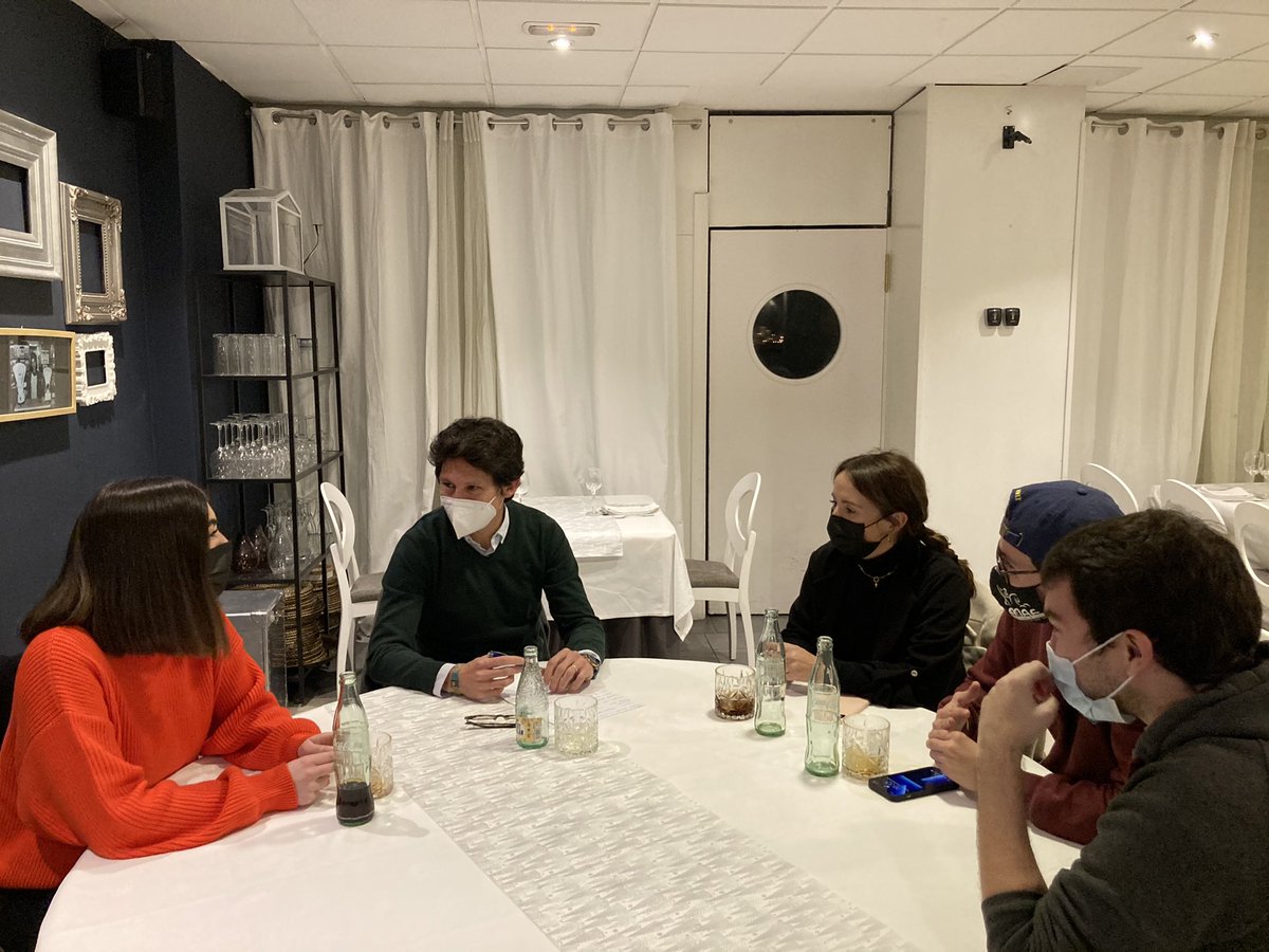 qruizdomenech's tweet photo. 💡 Què bó és compartir idees i projectes amb els companys de @nnggalcoy 
🔹Seguim sumant! https://t.co/twwNQQqeh1