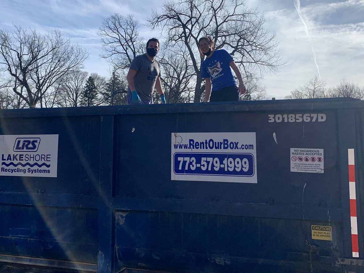 MrsFodor4's tweet photo. Couple of ALL STAR BOX CRUSHERS 📦👊🏽👊🏽#raboxday. #112Leads #RaviniaRocks @Maes_05 @MrJ_Ravinia_PE https://t.co/HgSeWhZ1Re