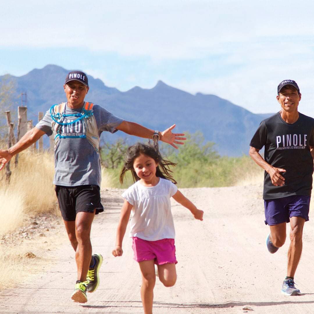 RunningLife_'s tweet photo. 🏃🇲🇽👍🙂Esfuerzo sobrehumano German Silva llega a 32 etapas para poco más de 1,500 kilómetros en su Proyecto Pinole corriendo por las venas de México 

👉Entérate de toda la información de Germán Silva y PINOLE  pulsando aquí: https://t.co/h67xCkCoGF

#GermanSilva #ProyectoPinole https://t.co/zla53R0fWs