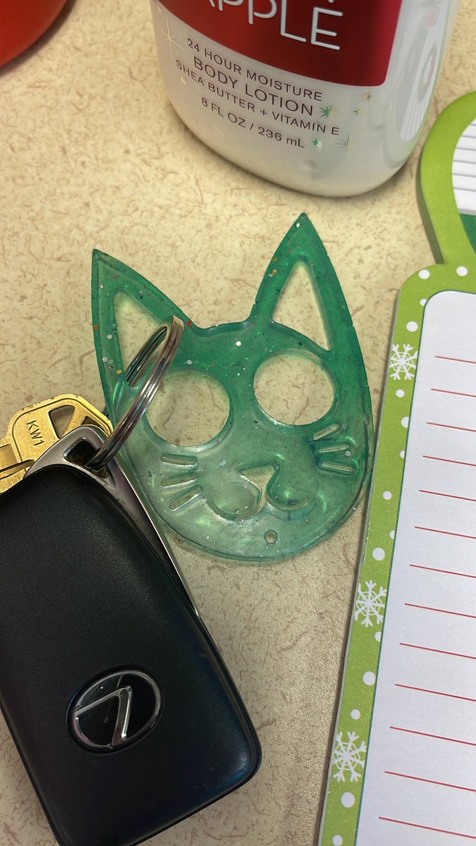 JmarieBaby_'s tweet photo. In case I need to stab tf out of someone π₯° #KittyRing https://t.co/ABOdffAVzL