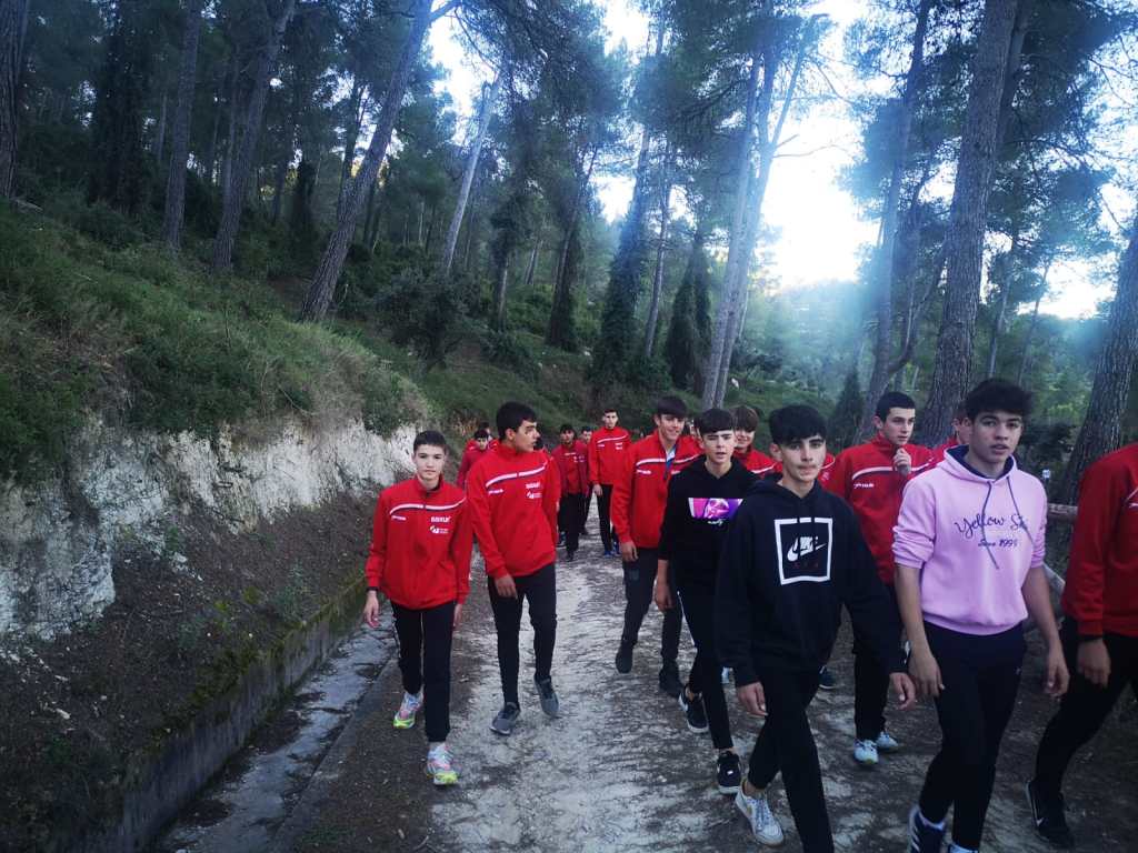 PalomarJulian's tweet photo. El CC Sax muestra su filosofía de ciclismo a sus corredores
Los ciclistas juveniles y cadetes del @Saxun_Solar #Extrusax #Primoti se concentran en Alfafara en el albergue Font de Tarragó de @silvoturismo @GimenezTeam
https://t.co/9aObAEkYRR https://t.co/trCimofANz