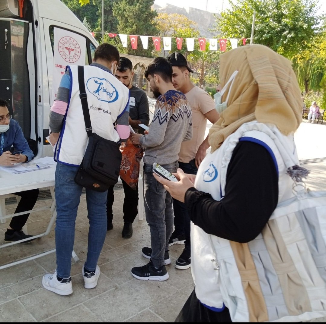 IskodOrg's tweet photo. COVID 19 aşı redddini ortadan kaldırma timimiz ile sahadayız. https://t.co/I960p26McR