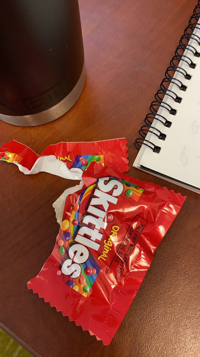 I’m pretty much just eating candy for breakfast lunch and dinner for the rest of the year. #whynot #tistheseason