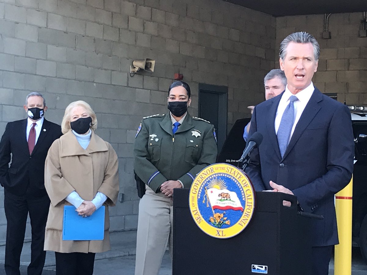 lrbrinkley's tweet photo. Governor Newsom pledges more CHP suppprt statewide to address violent crime and smash and grab robberies. https://t.co/tbLgFoj2MU