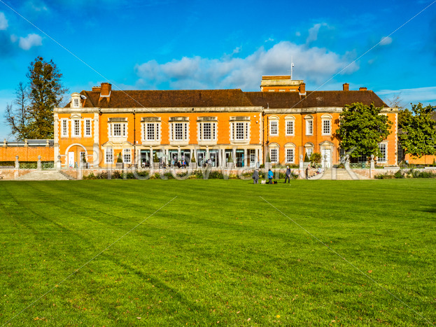 South Hill Park October. Bracknell Arts Centre.

South Hill Park is an historic park located south of Bracknell town centre with excellent road and rail links to London.

The grounds are open to the public and include landscaped gardens, lakes and

photowalkuk.com/buy/microstock…