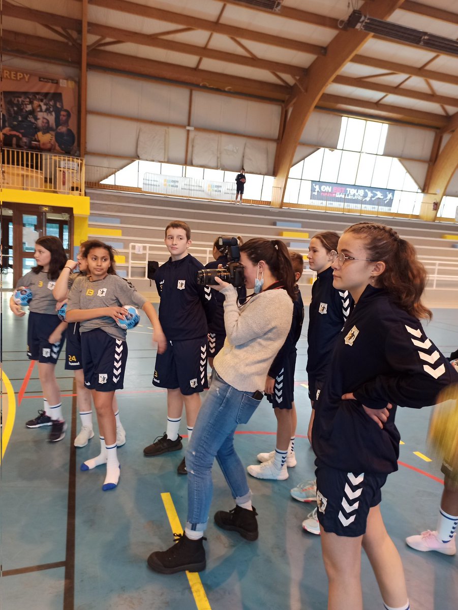 Le Père Noël est passé à la section hand. Un grand merci à notre partenaire le club de Crépy qui offre un équipement à chaque élève. 👏🤶