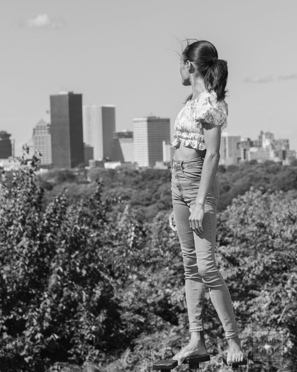 SheneaStiletto's tweet photo. REFLECT 🔮
Image By @photopryntz
#circus #blackandwhitephotography #Cirquestyle #fridaymood #photography https://t.co/nCjbWJzreP