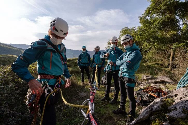 [DESADOSTASUNAK] Arrakala zabaltzen ari da Euskal Mendizale Federazioan naiz.eus/eu/info/notici…

Andoni Arabaolazaren informazioa