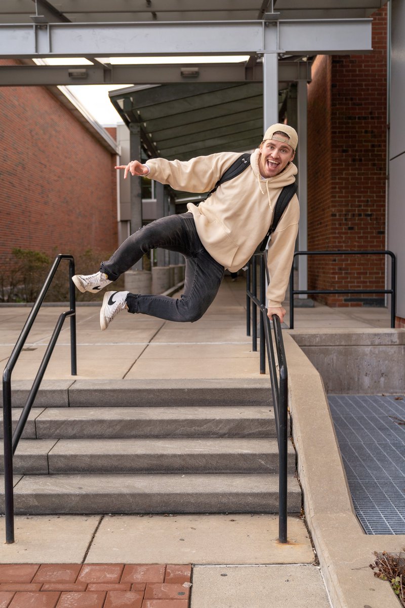 Brockport's tweet photo. Actual footage of us finishing *another extremely challenging* #semester. 

We are so so PROUD of you, Golden Eagles. 

now go enjoy some much-deserved r&amp;r and we’ll see you in a month 😘💚 #bportproud #happyholidays https://t.co/MX6gffNq2h