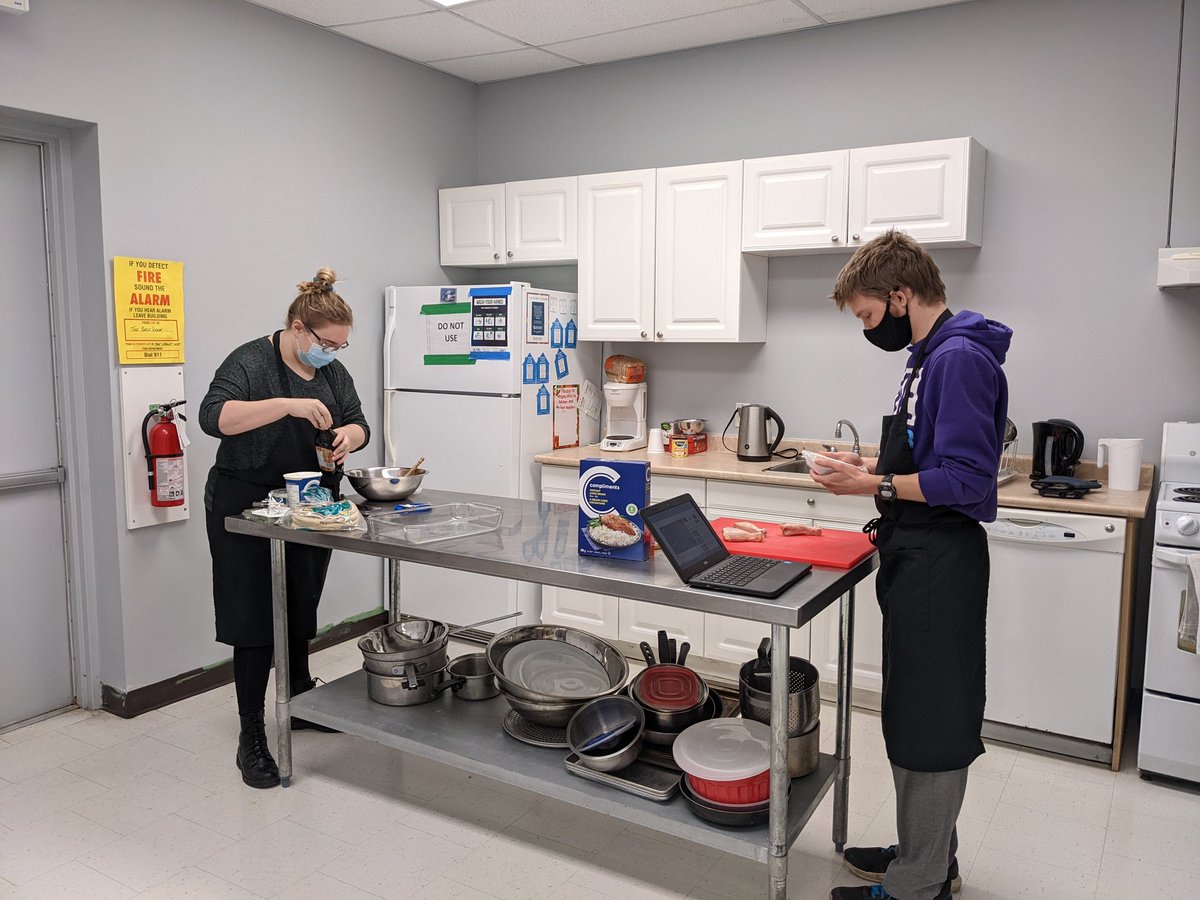 MrsFleuelling's tweet photo. Another successful food lab! #SimcoeShoresSS https://t.co/lCC8d8m3JG