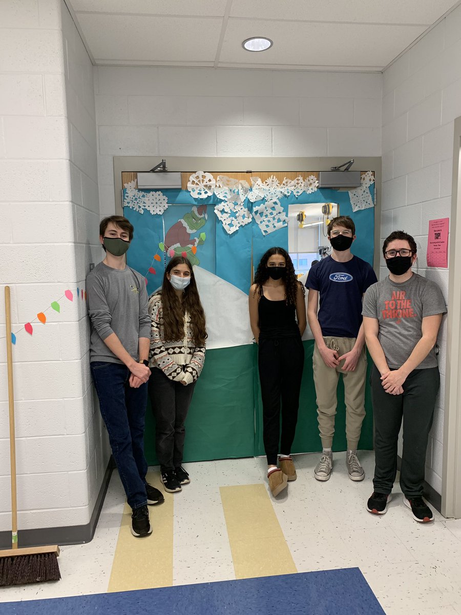 Ms_B_CTE's tweet photo. Winter Wellness day was a blast! Thanks to our amazing engineering students for making the coolest doors in the school! https://t.co/jHdduBfXIe