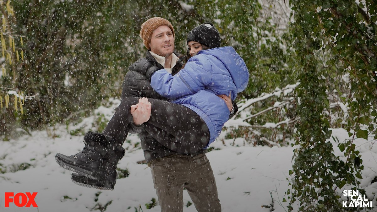 nowtvturkiye's tweet photo. Kar yağacak denilince bizim aklımıza gelen tam olarak budur! 😍 #SenÇalKapımı @sencalkapimi__ https://t.co/yMUy9bn7nR