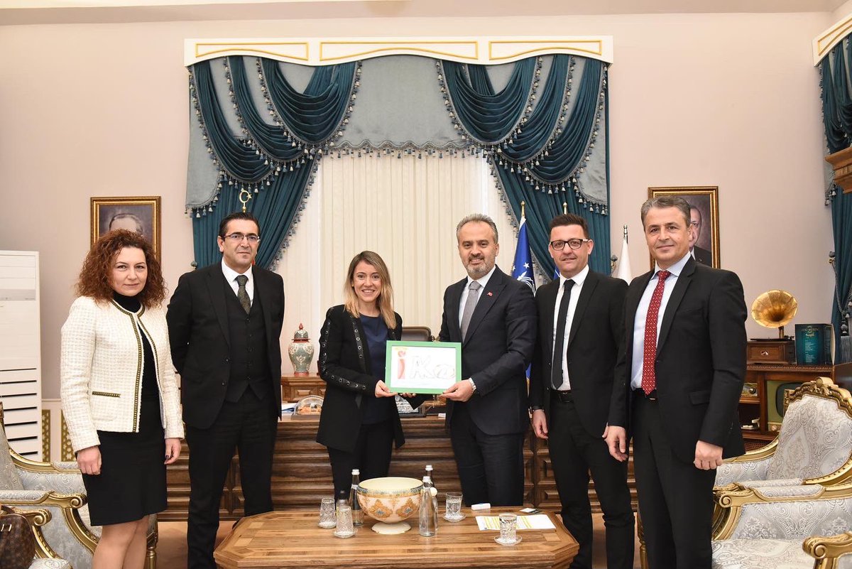 Kıvanç Barlas 🇹🇷 (@kvancbarlas) on Twitter photo İtü Eta Vakfı Doğa Koleji olarak Bursa Büyükşehir Belediye Başkanı Alinur Aktaş’ı makamında ziyaret ettik. Eğitim/öğretim süreçlerimiz ve Bursa projelerimiz üzerine yaptığımız paylaşımlar ve kendilerinin görüşleri adına teşekkür ederiz. <a href="/serozeren/">Serhat Özeren</a> <a href="/hakankbrslolu2/">hakan kıbrıslıoğlu</a> <a href="/KvancBarlas/">Kıvanç Barlas 🇹🇷</a> İtü Eta Vakfı Doğa Koleji olarak Bursa Büyükşehir Belediye Başkanı Alinur Aktaş’ı makamında ziyaret ettik. Eğitim/öğretim süreçlerimiz ve Bursa projelerimiz üzerine yaptığımız paylaşımlar ve kendilerinin görüşleri adına teşekkür ederiz. <a href="/serozeren/">Serhat Özeren</a> <a href="/hakankbrslolu2/">hakan kıbrıslıoğlu</a> <a href="/KvancBarlas/">Kıvanç Barlas 🇹🇷</a>